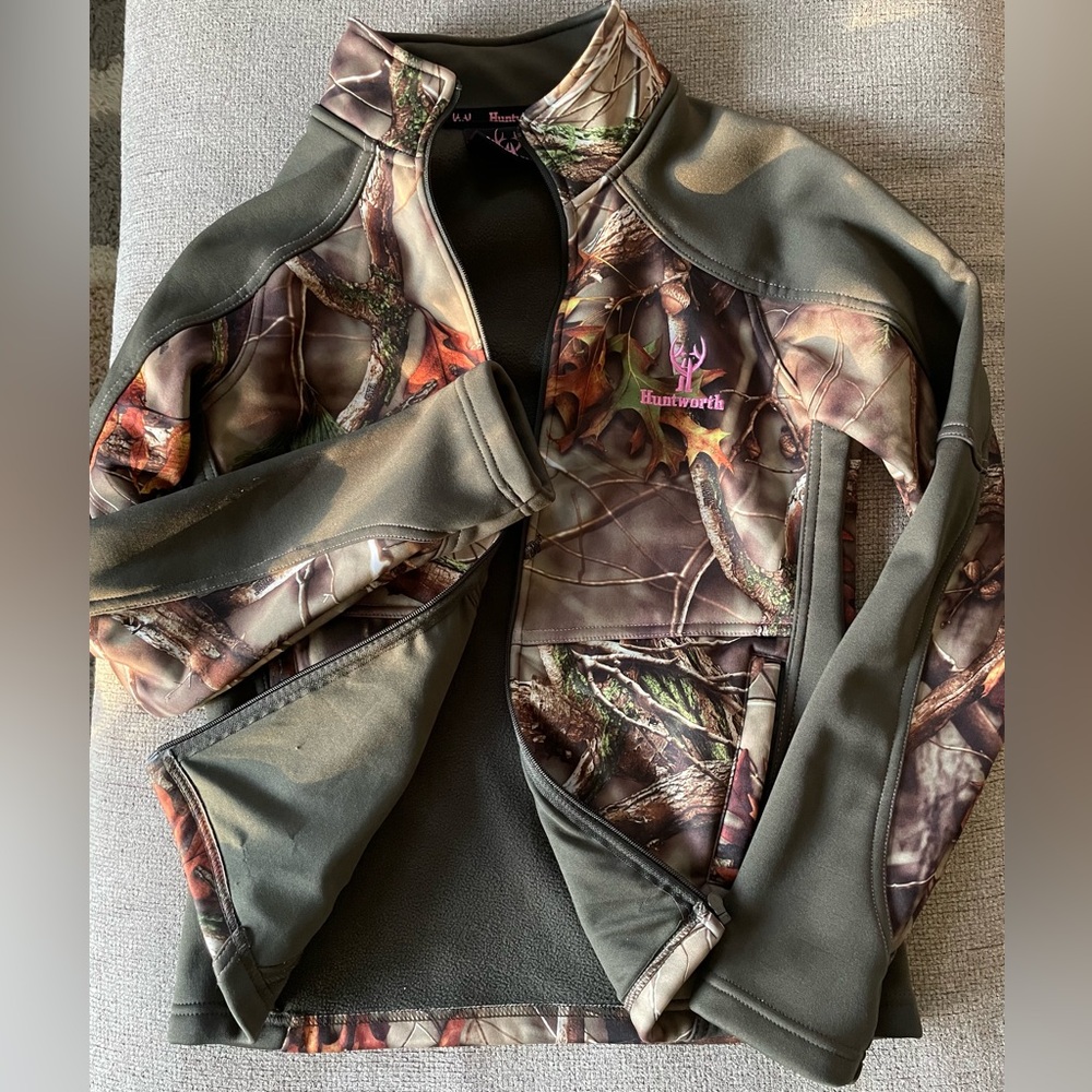 Women’s Huntworth fleece-lined camo jacket size SMALL